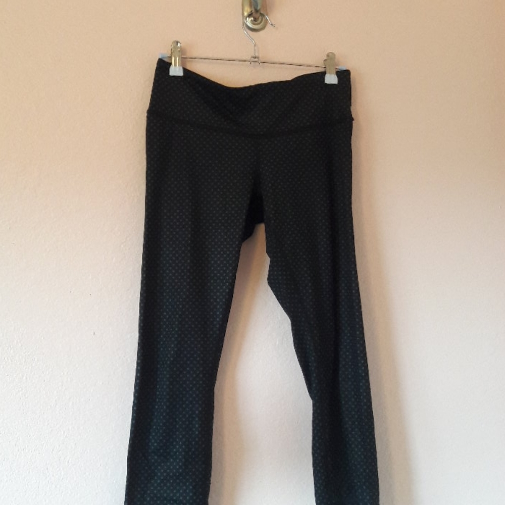 Lululemon polka dot cropped leggings